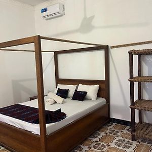 Zimmer mit Kingsize-Bett